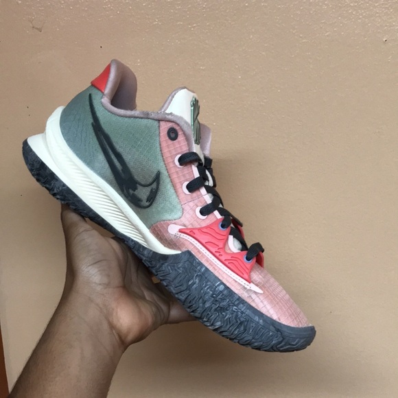 Nike Kyrie 4 Low “Pale Coral” - Picture 15 of 17